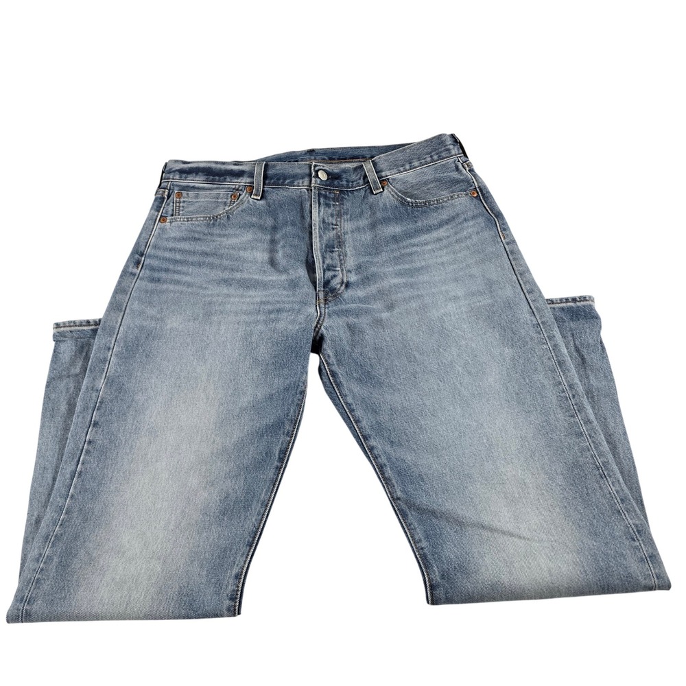 Levis 501 Original Fit Jeans Mens 36x30 Light Wash Button Fly Straight Leg Denim
